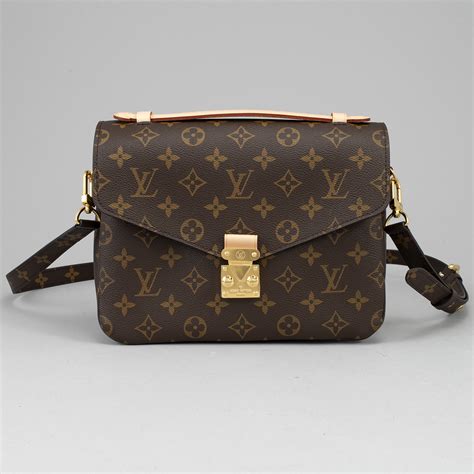 lv pochette metis monogram canvas